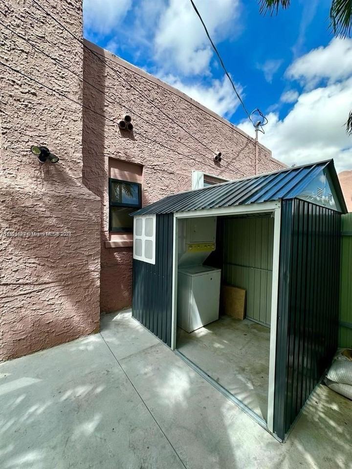 1773 Nw 19th St #328-328 - Photo 3 of 12