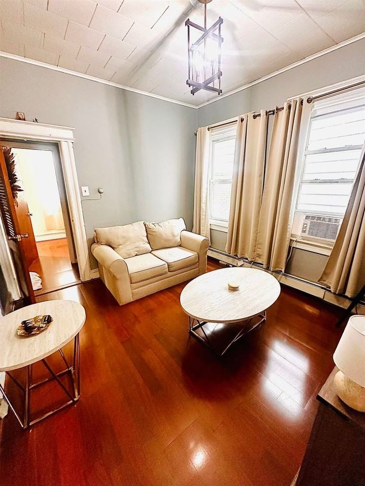 25 Romaine Ave #25 - Photo 2 of 12