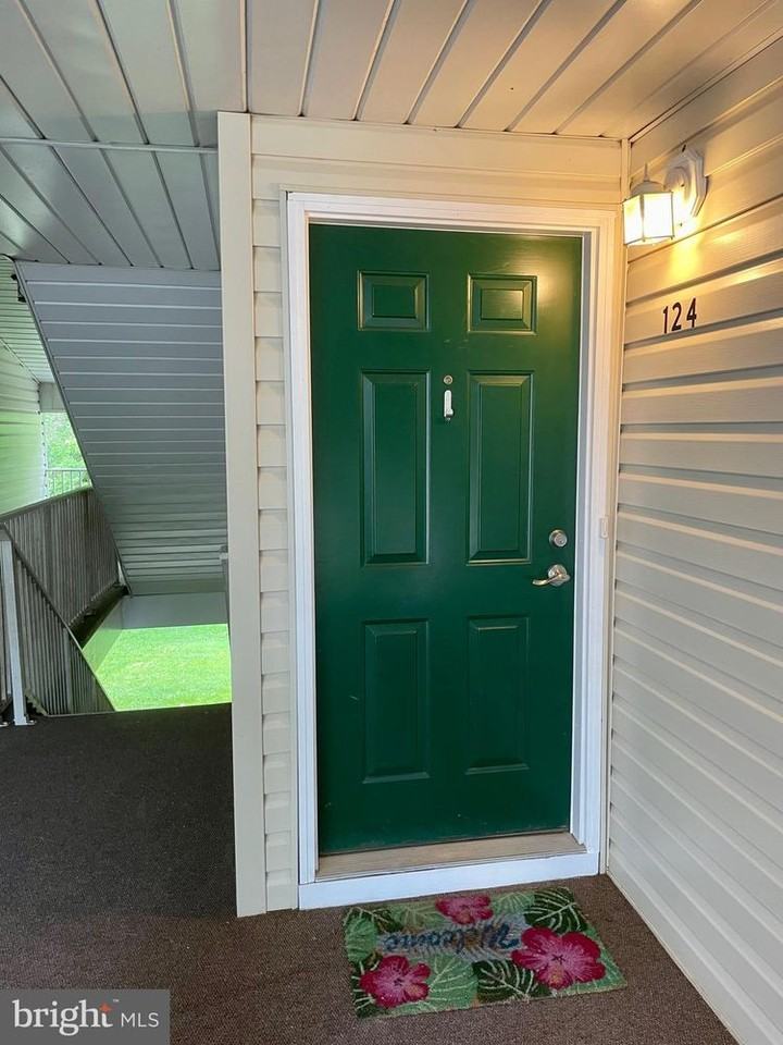124 Walden Cir #124 - Photo 3 of 46