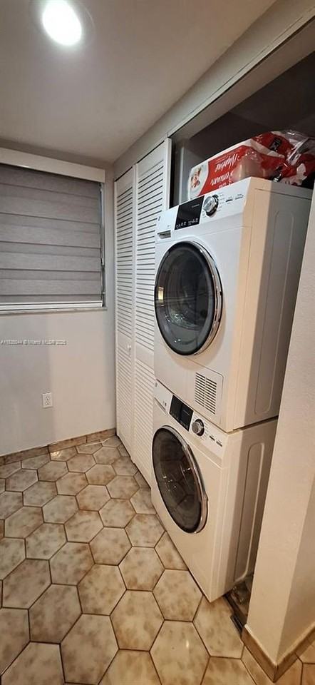 8881 Fontainebleau Blvd #305-305 - Photo 2 of 7