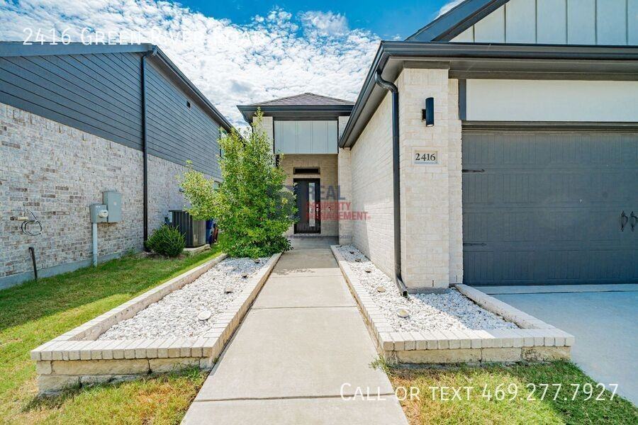 2416 Green River Rd - Photo 2 of 29