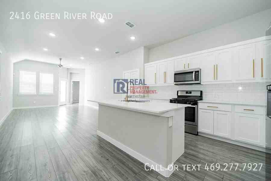 2416 Green River Rd - Photo 5 of 29