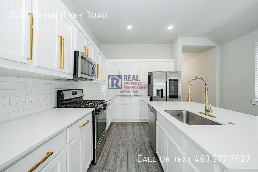 2416 Green River Rd - Photo 6 of 29