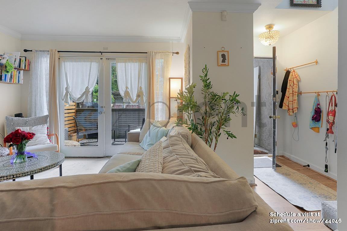 10405 Ne 32nd Pl #B108 - Photo 2 of 16