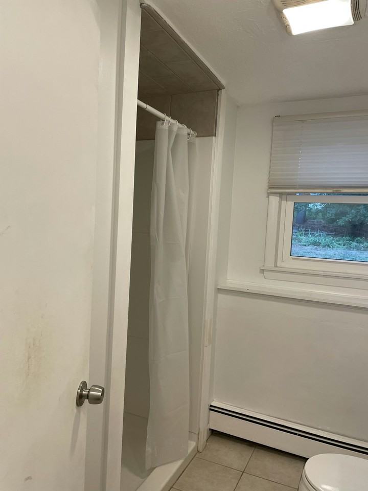 73 Hathaway Cir - Photo 3 of 9