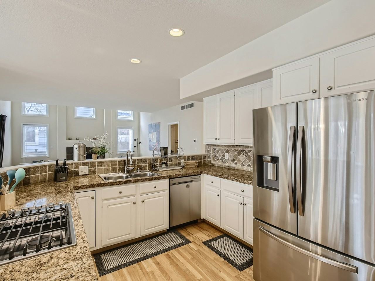 4304 South Hampton Circle - Photo 3 of 42