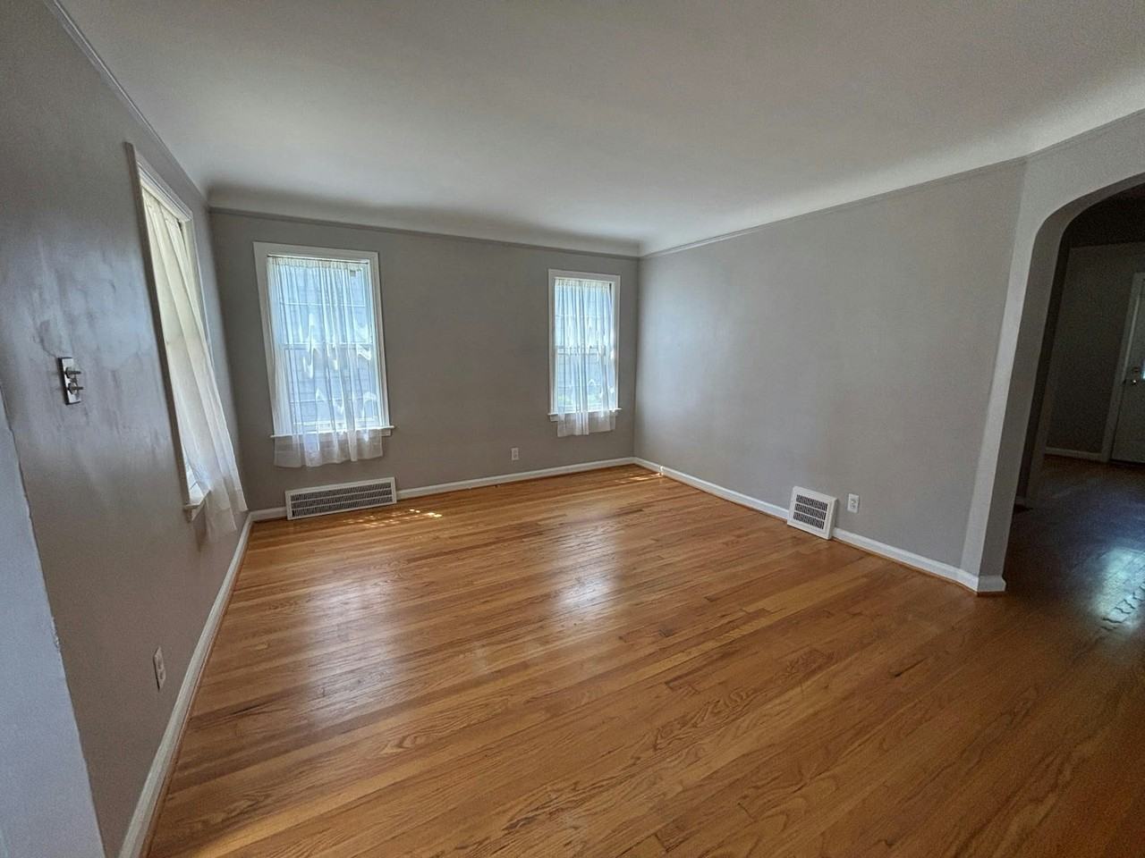 581 Flowerdale Street - Photo 2 of 15