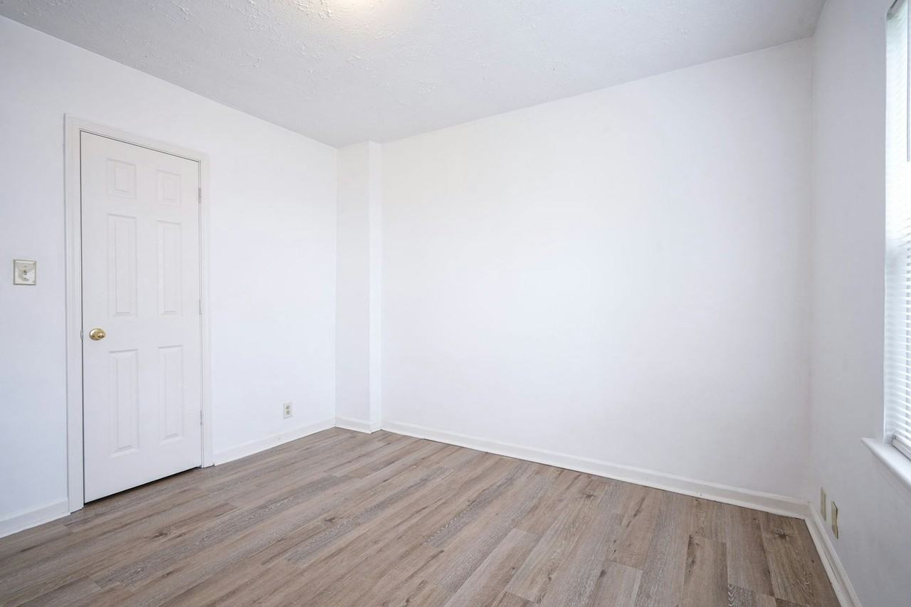 5159 East 16th Street, Unit E16 - Photo 4 of 32