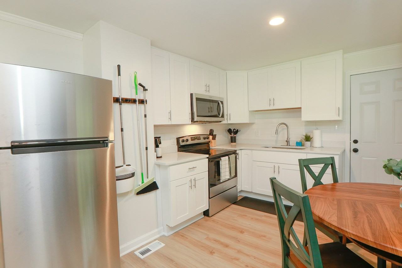 2709 Mark Street - Photo 3 of 27