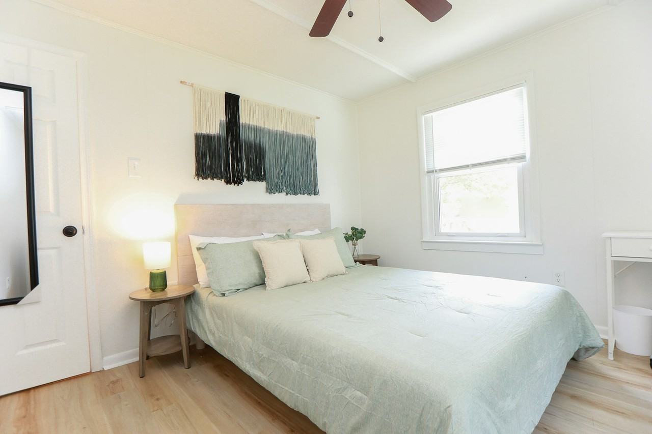 2709 Mark Street - Photo 4 of 27