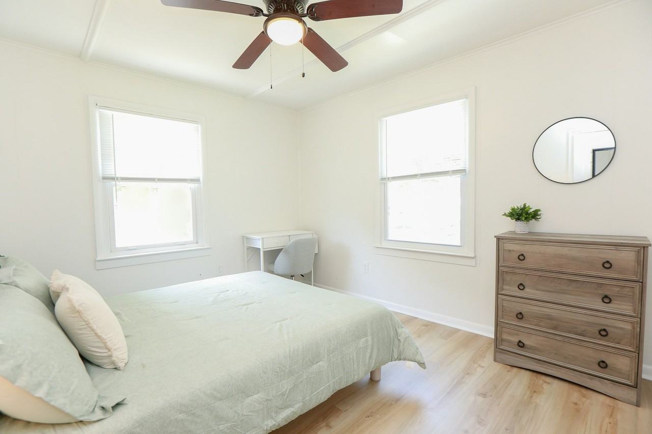 2709 Mark Street - Photo 5 of 27