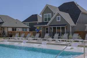 featured image of 2451 Eaton St