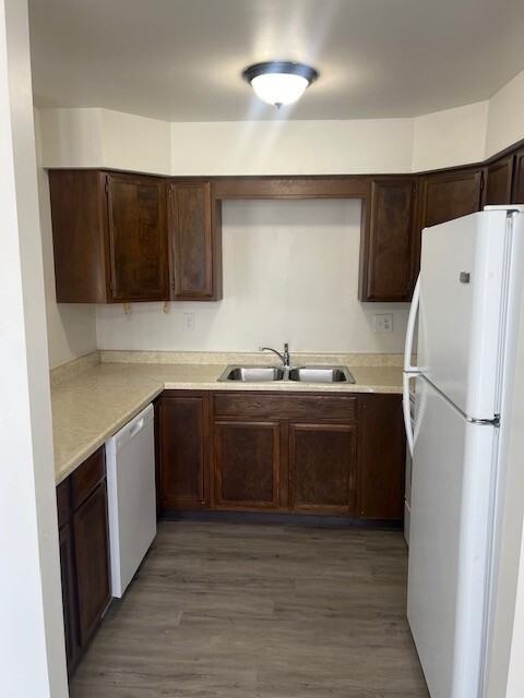 CENTENNIAL CT. 4310-4312 - Photo 2 of 11