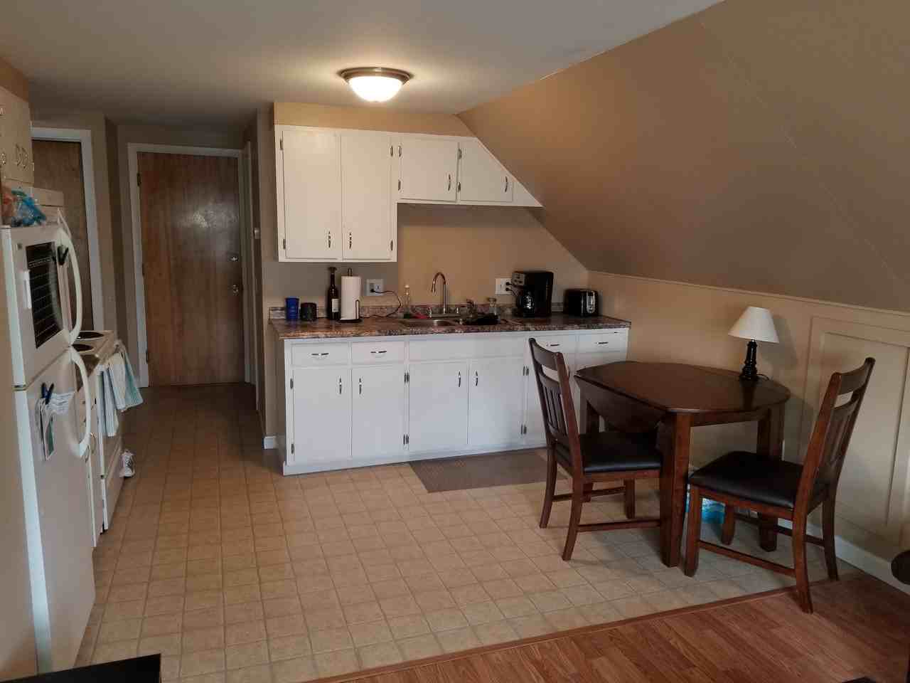 11-13 Thatcher St - Photo 3 of 21