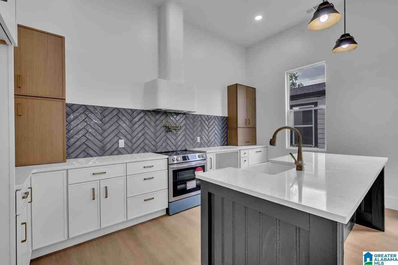 5009 2nd Ave N - Photo 4 of 39