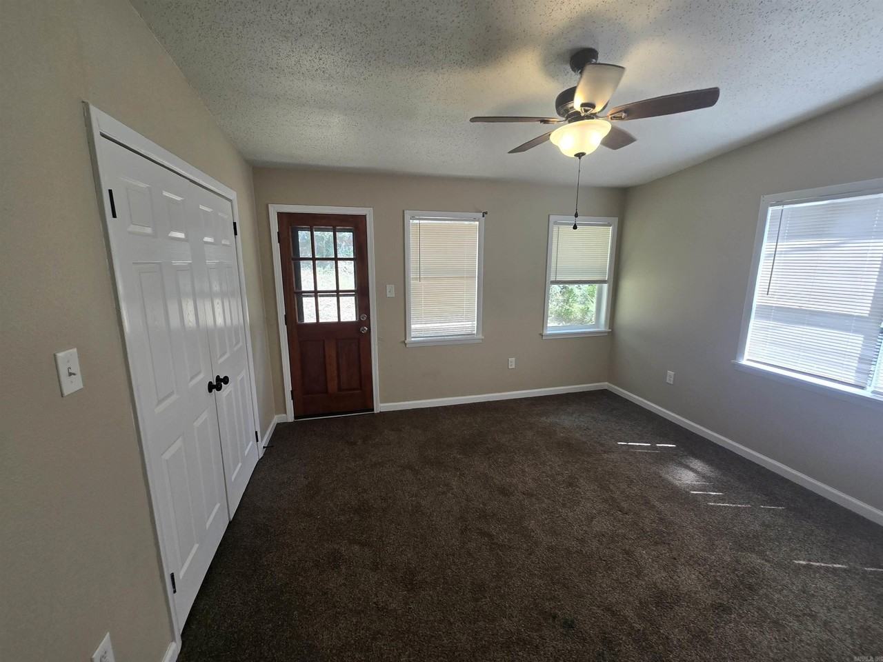 4512 Grand Ave - Photo 6 of 14