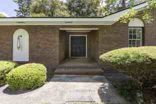 1726 Greenwood Cir - Photo 1 of 1