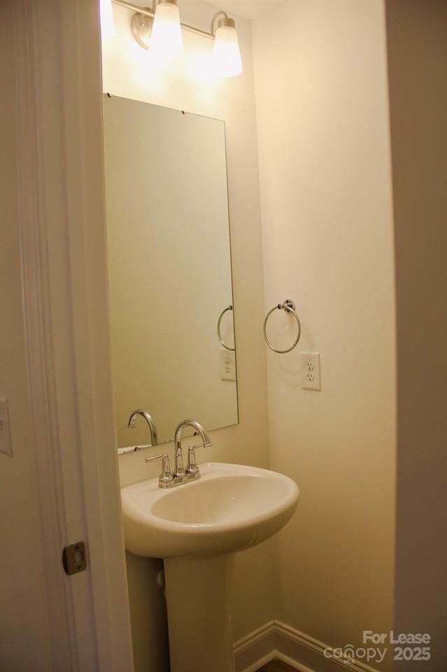 754 Hillside St - Photo 3 of 13