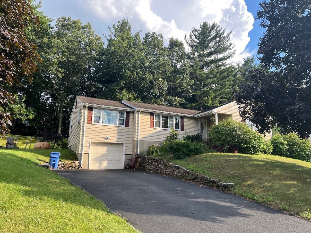 150 Long Hill Dr - Photo 2 of 26