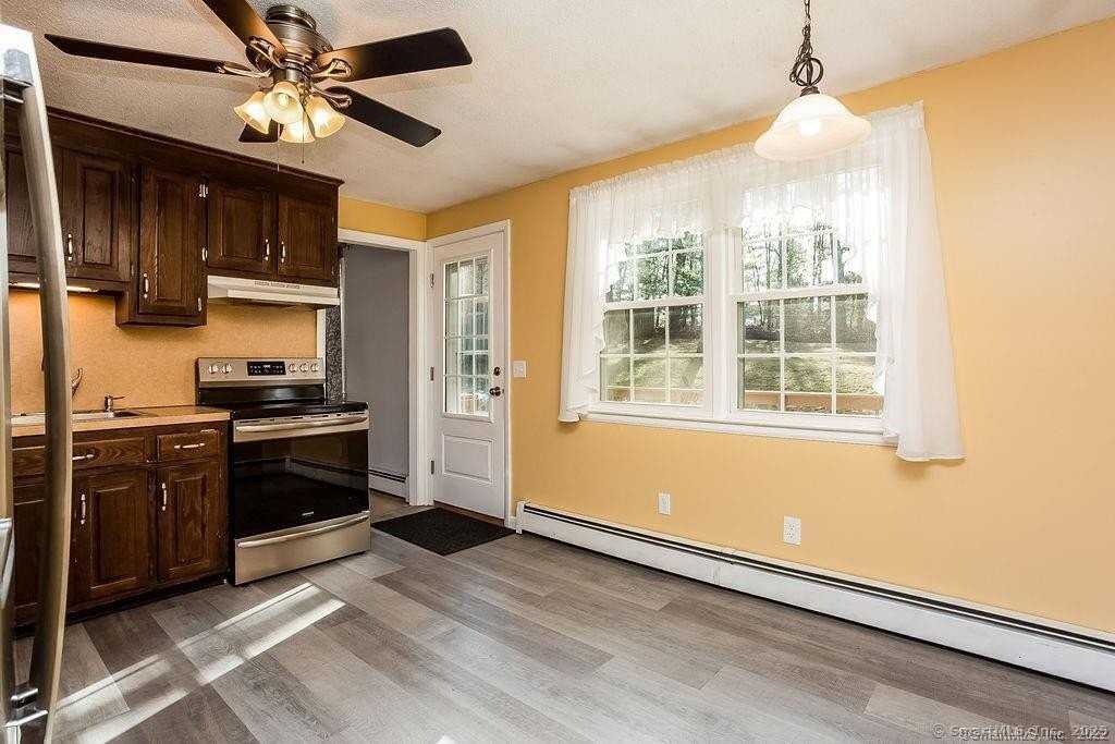 150 Long Hill Dr - Photo 5 of 26