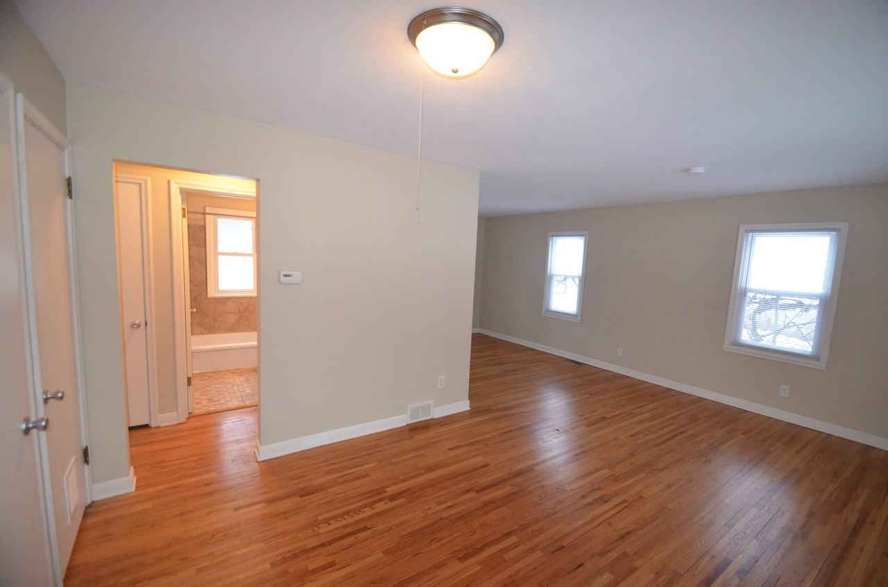 1693 Clear Ave E - Photo 2 of 10