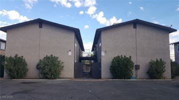 featured image of 218 E Merlayne Dr #1