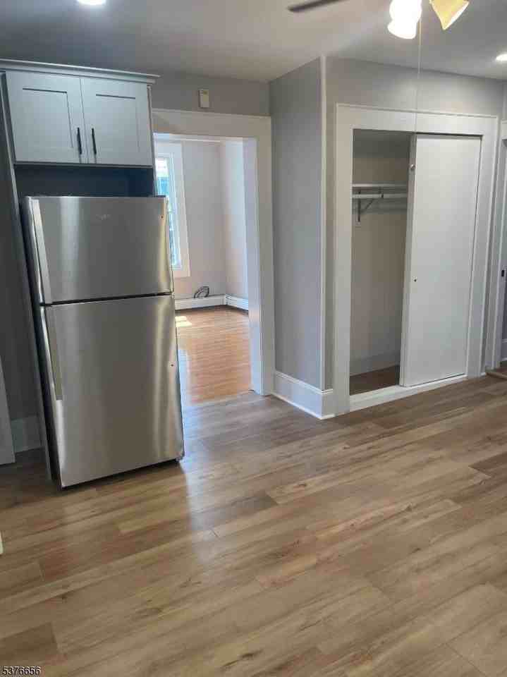 508 2nd St #2 - Photo 6 of 17