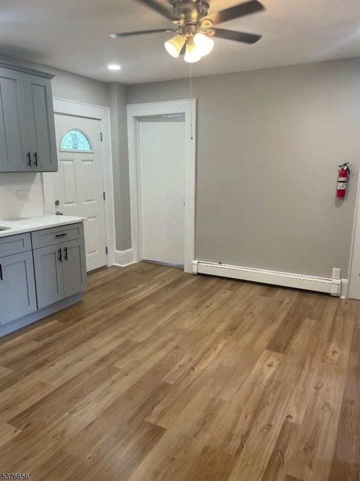 508 2nd St #2 - Photo 7 of 17