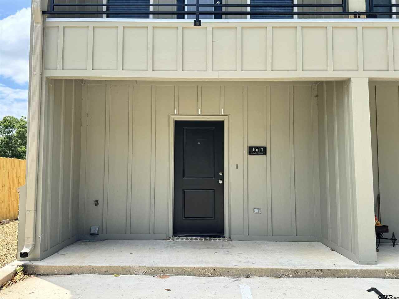 527 N College St - Photo 4 of 20