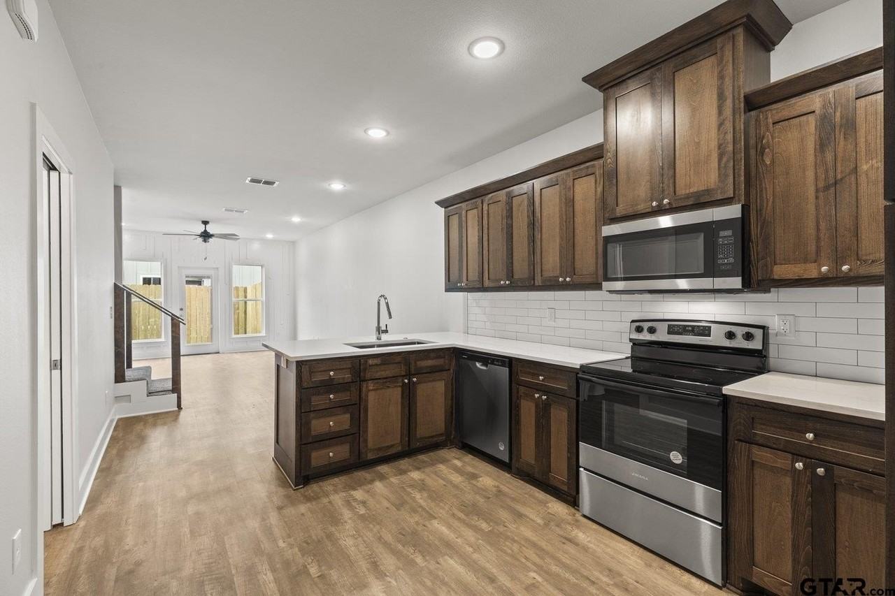 527 N College St - Photo 5 of 20