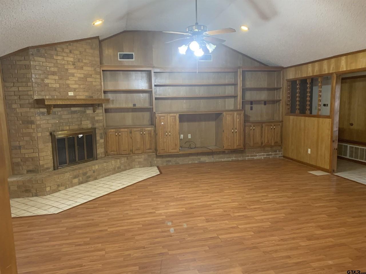 23077 Three Points Dr - Photo 2 of 8