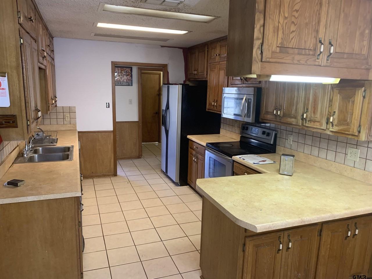 23077 Three Points Dr - Photo 3 of 8