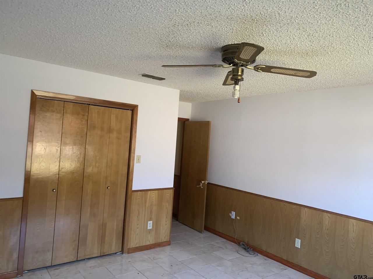 23077 Three Points Dr - Photo 5 of 8