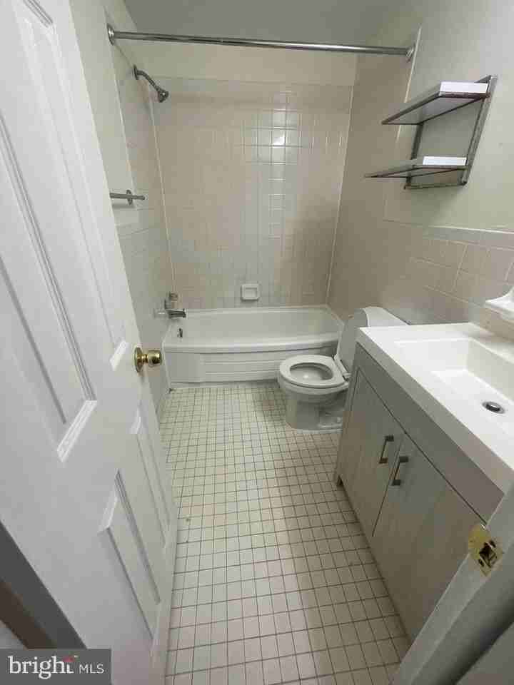 250 Tanglewood Ln - Photo 5 of 10