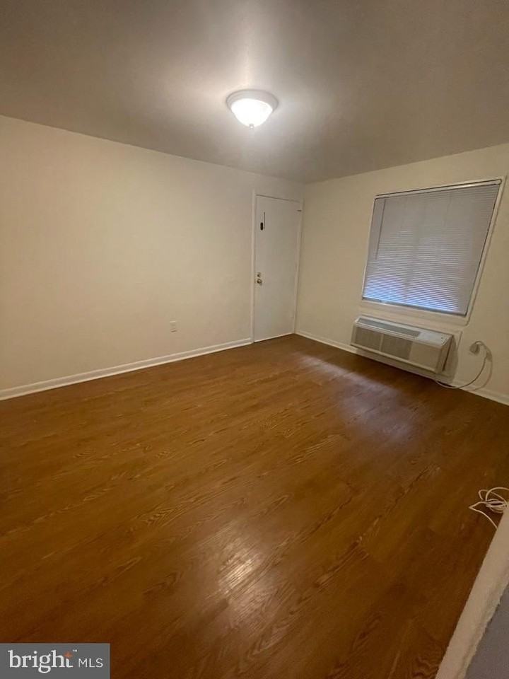 250 Tanglewood Ln - Photo 6 of 10