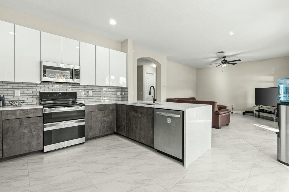 7654 Jewelwood Dr - Photo 5 of 8