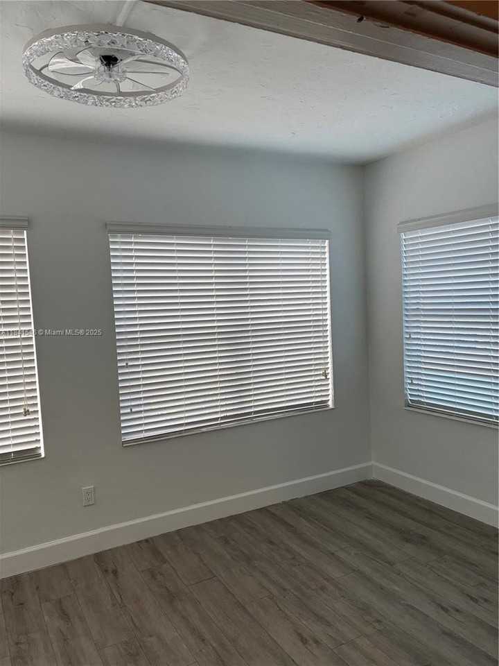 1776 Southwest 11th Street - Photo 3 of 15