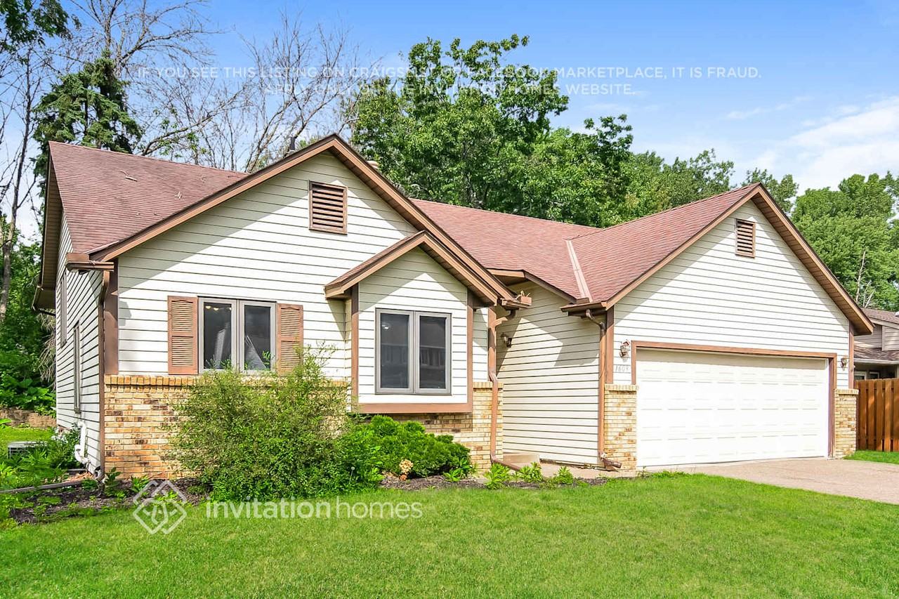 1609 Lakewood Dr N - Photo 6 of 20