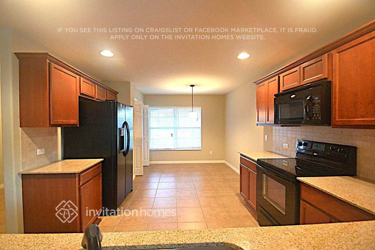 20804 Sullivan Ranch Blvd - Photo 3 of 9