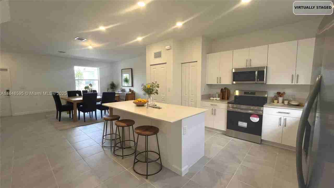 1178 Southwest 2nd Street #1178 - Photo 4 of 21