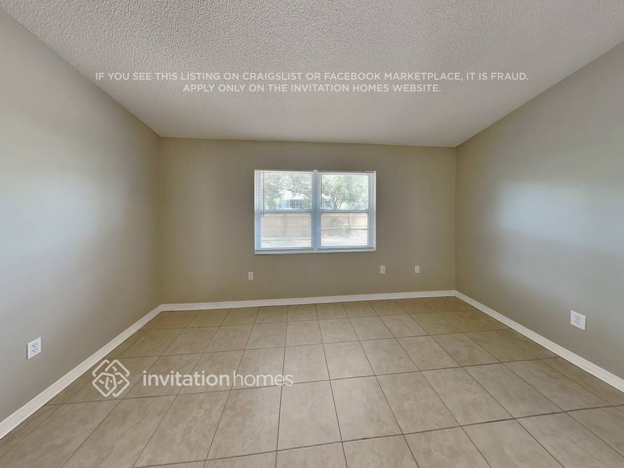 2563 W Scarlet Oak Ct - Photo 3 of 18