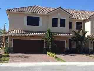 5906 Nw 56th Pl - Photo 4 of 39