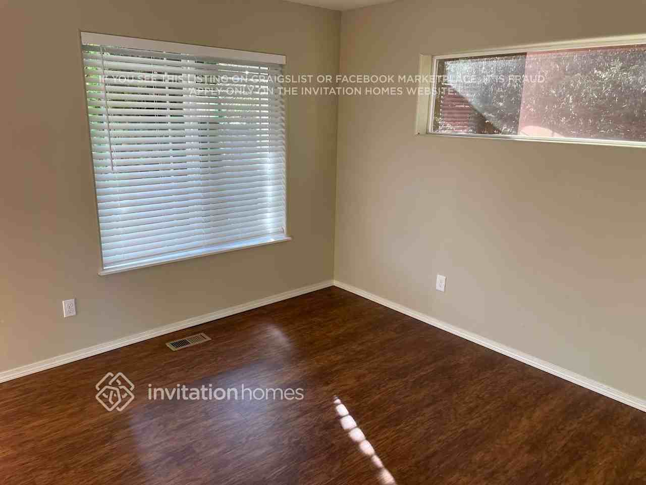 8810 77th Ave Ne - Photo 2 of 11