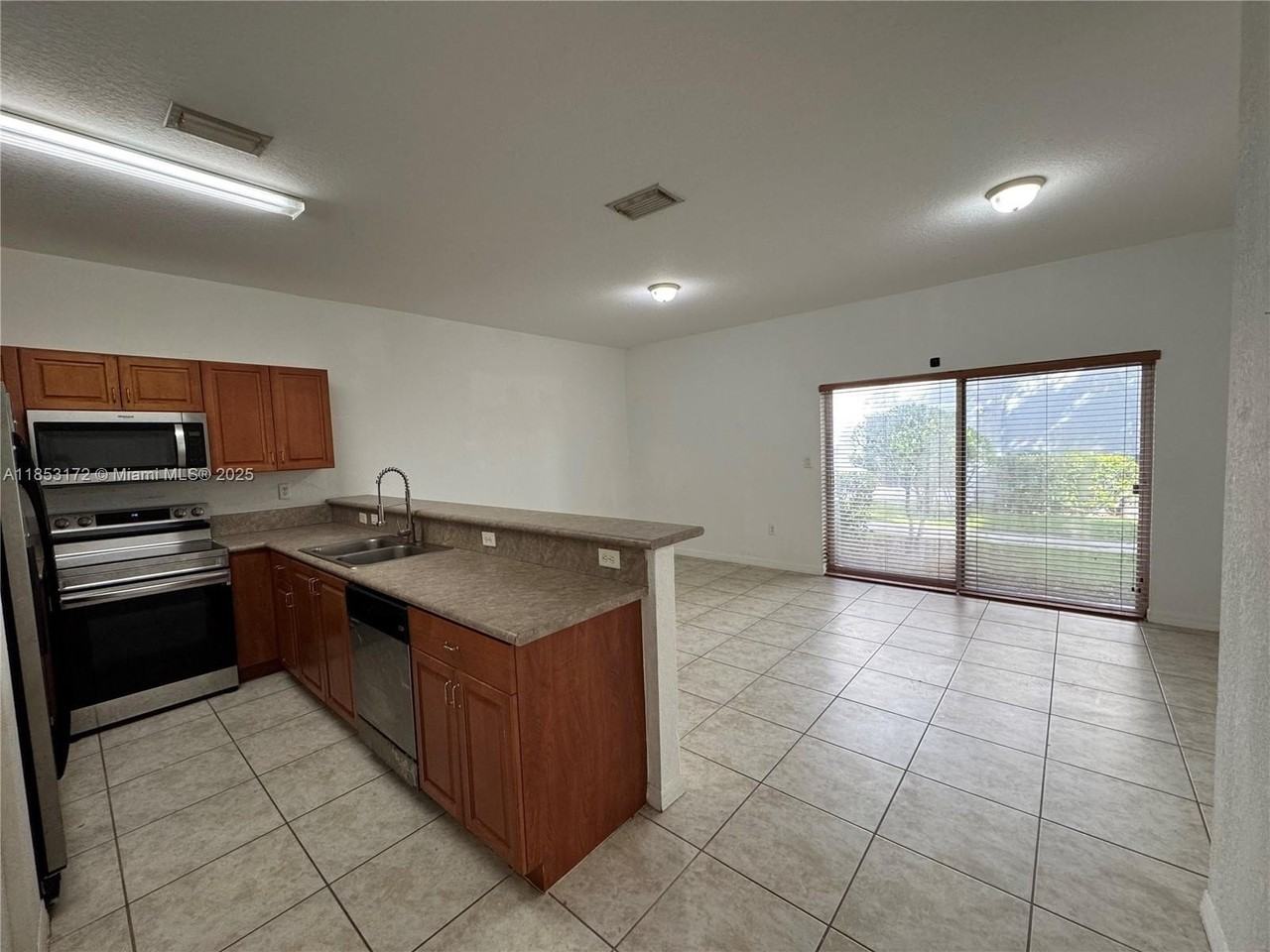 14046 Sw 49th St #16 - Photo 7 of 22