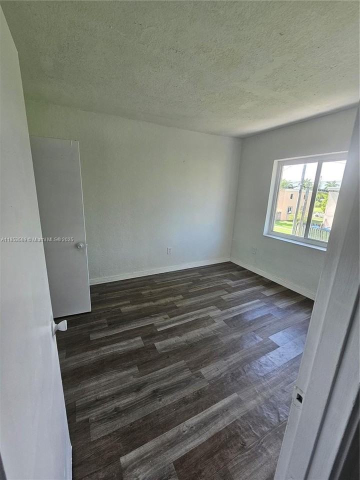 225 Nw 84th Ter #225 - Photo 7 of 16