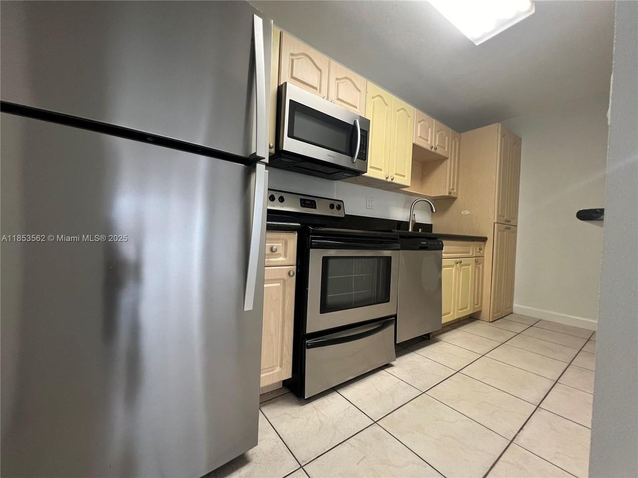 4660 Nw 79th Ave #2C - Photo 2 of 35