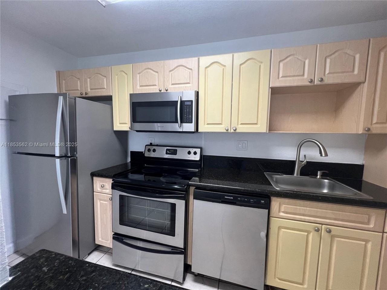 4660 Nw 79th Ave #2C - Photo 3 of 35