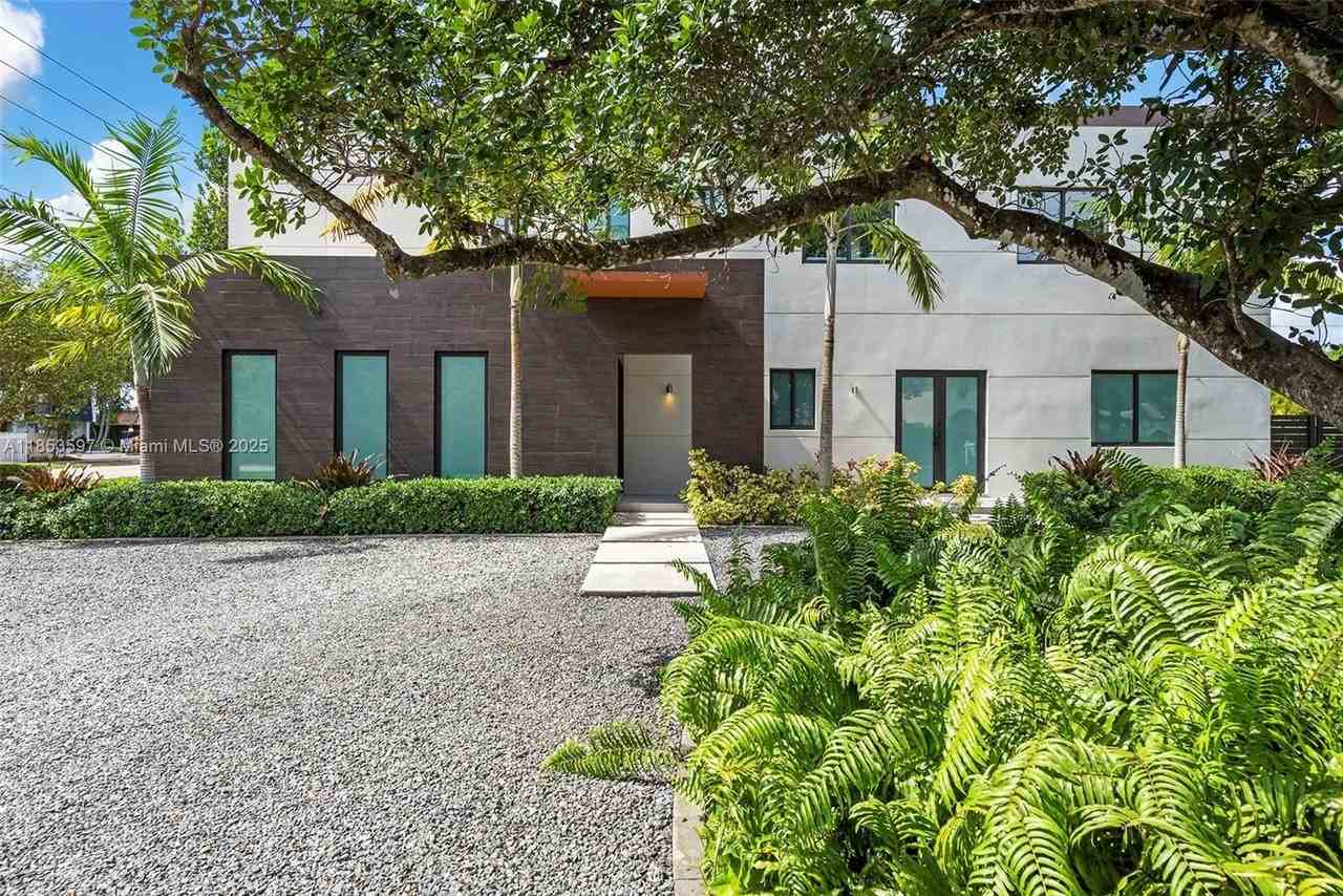 5500 Sw 67th Ave #NA - Photo 3 of 50