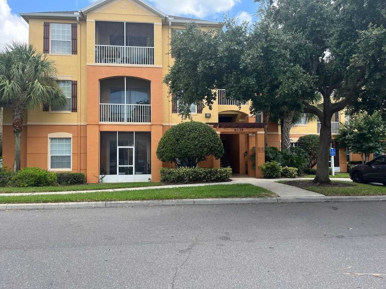 6335 Contessa Dr #204