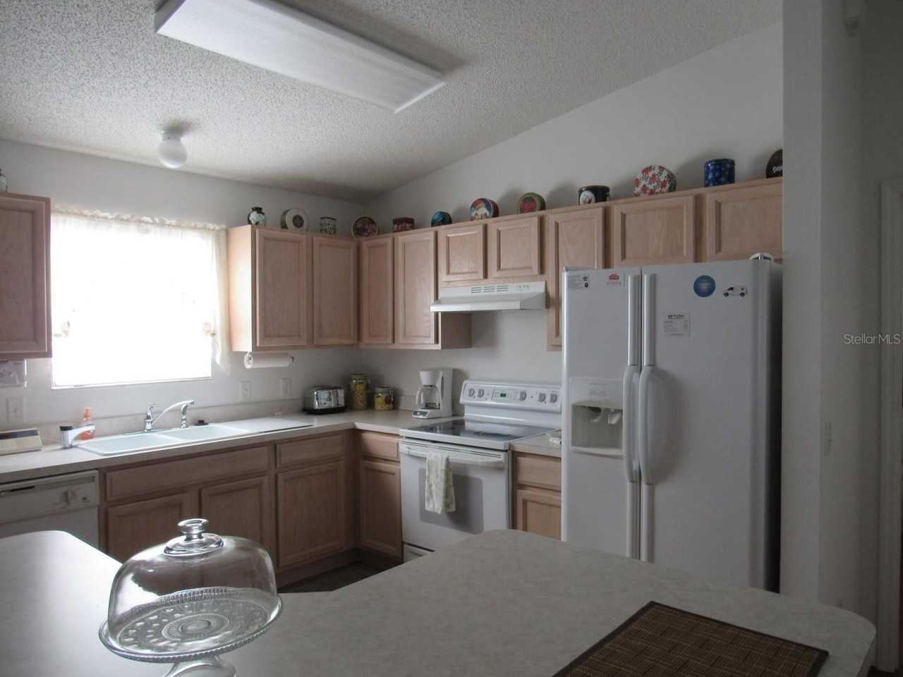 779 Evelyn Dr - Photo 3 of 19